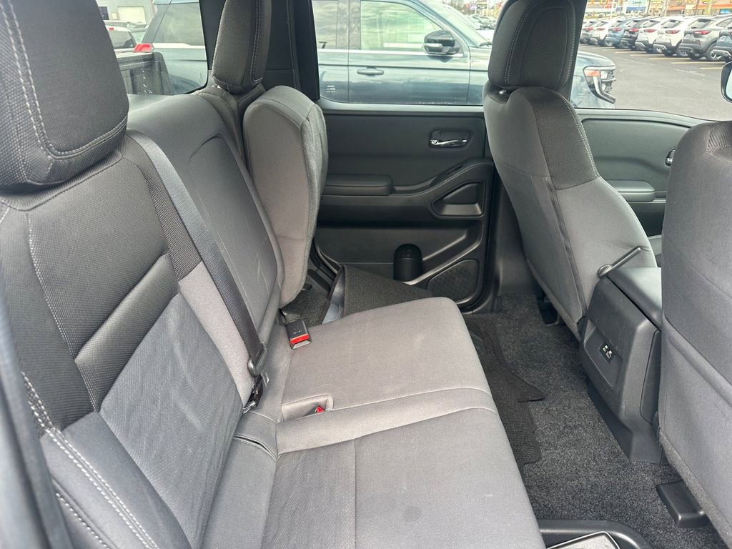 Used 2023 Nissan Frontier SV w/ Midnight Edition Package image 18