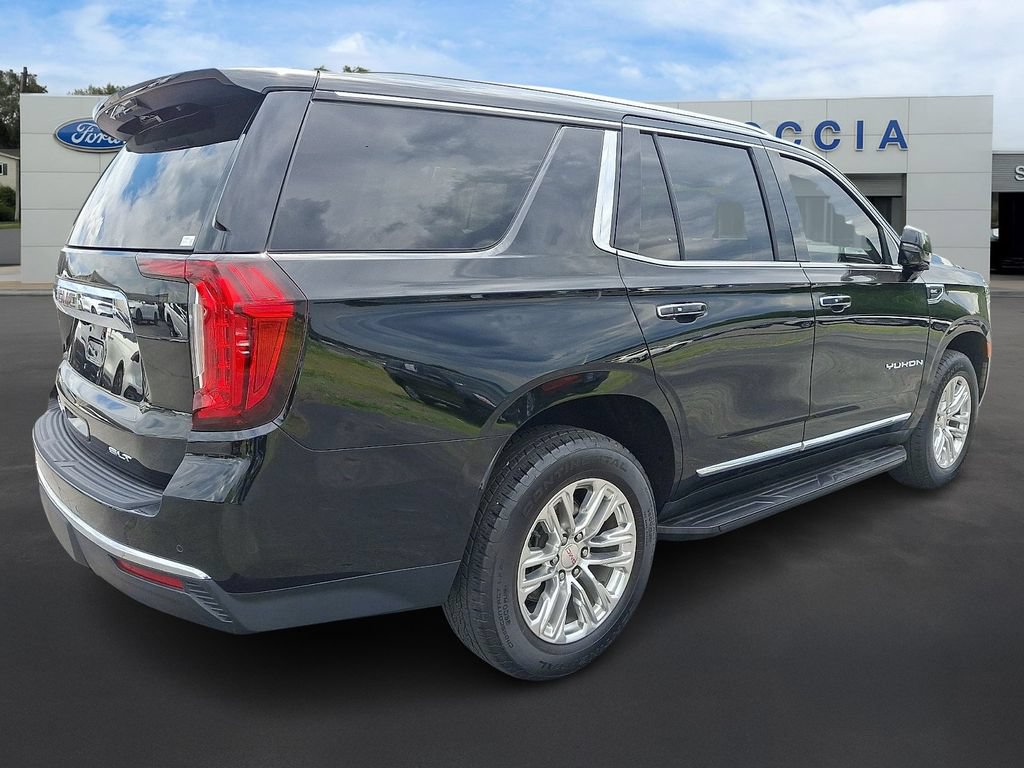 Used 2022 GMC Yukon SLT w/ SLT Luxury Package AWD/4WD image 4