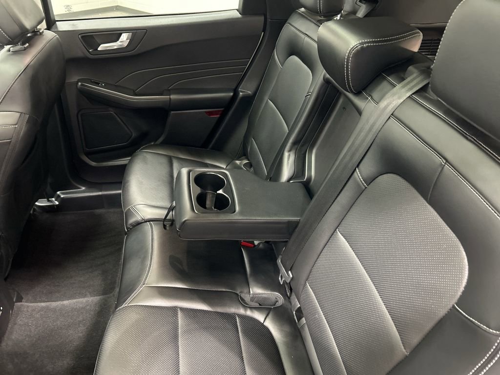 Certified 2022 Ford Escape Titanium image 28