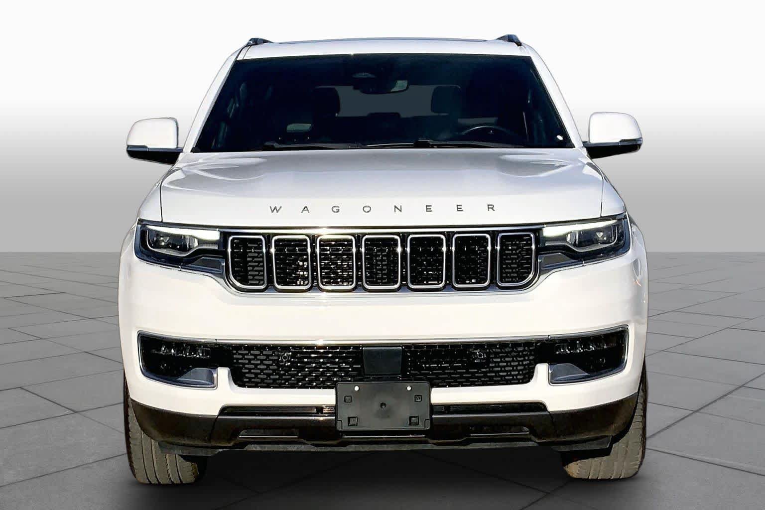Used 2022 Jeep Wagoneer Series I w/ Premium Group I AWD/4WD image 4