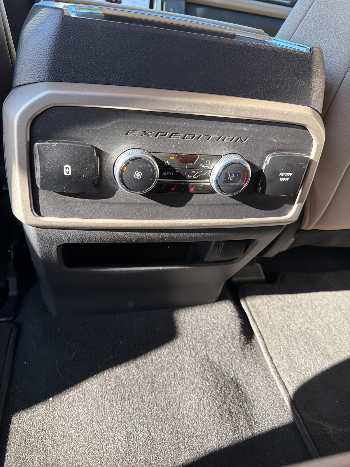 Certified 2024 Ford Expedition Limited image 17