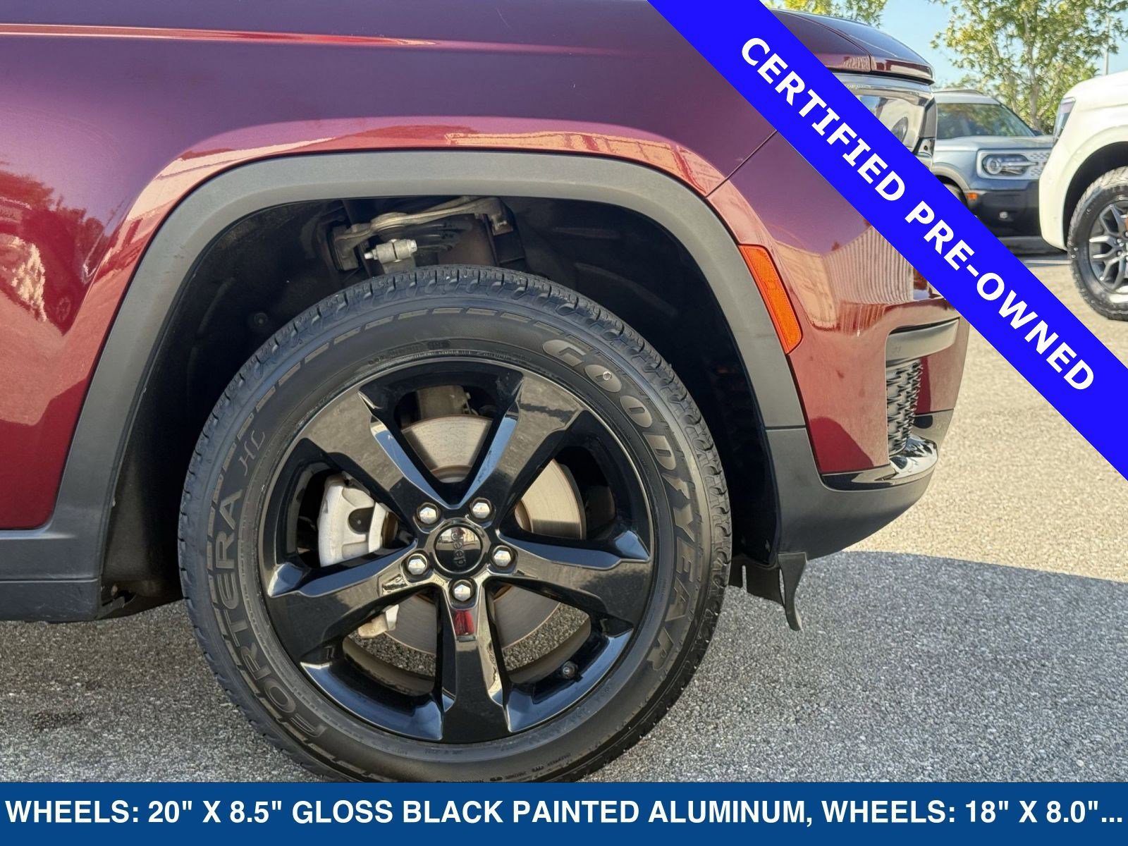 Used 2023 Jeep Grand Cherokee L Laredo image 11