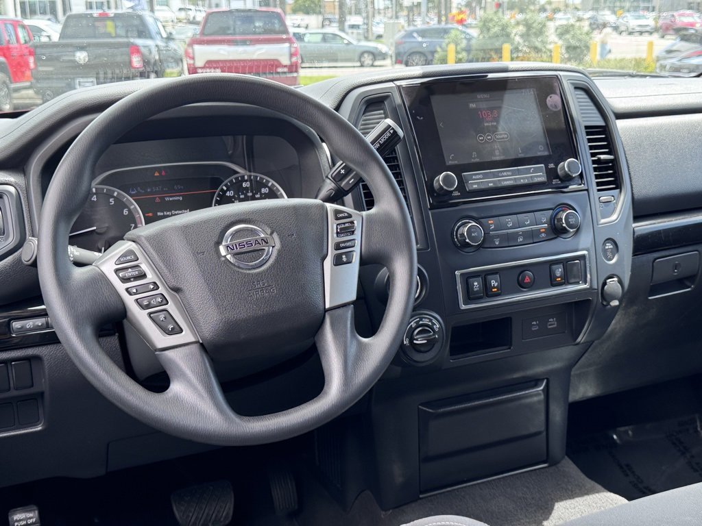 Used 2022 Nissan Titan SV image 28