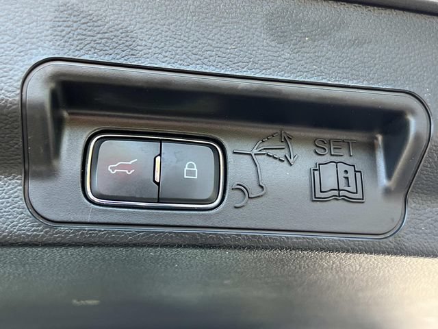 Certified 2024 Ford Explorer XLT w/ Equipment Group 202A AWD/4WD image 12
