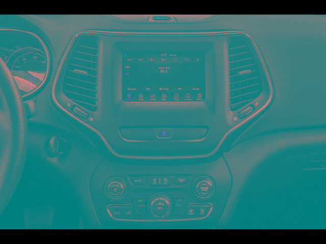 Used 2021 Jeep Cherokee Latitude Plus w/ Sun & Sound Group image 12