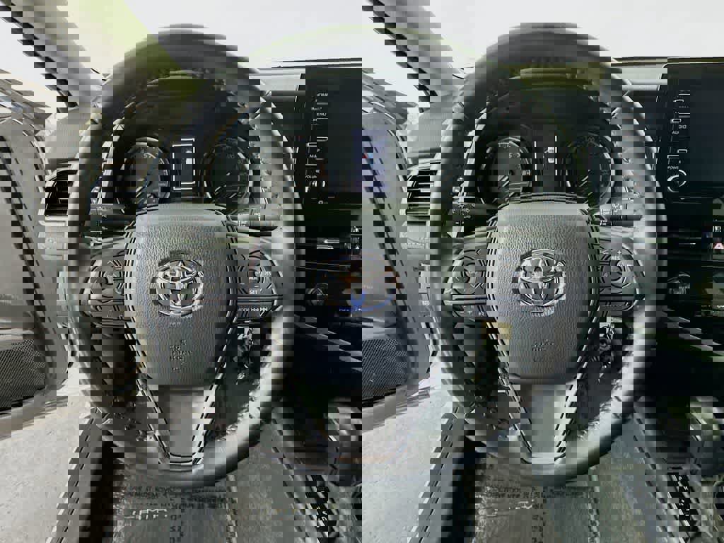 Used 2021 Toyota Camry SE image 18