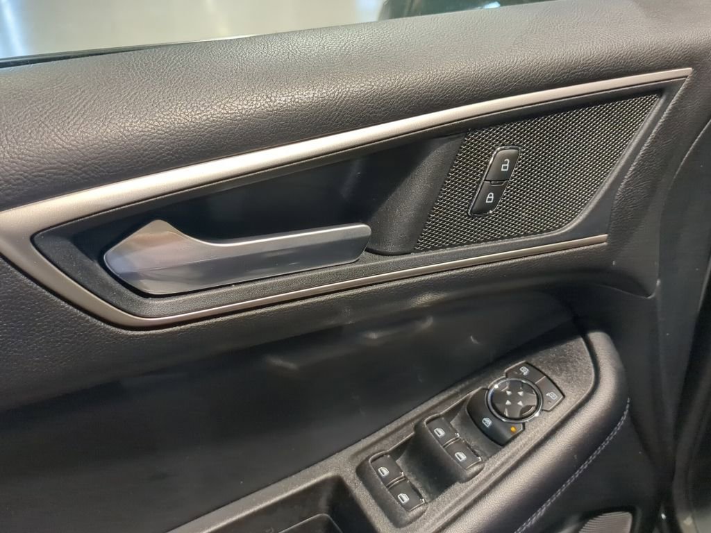 Certified 2022 Ford Edge SEL w/ Convenience Package image 17