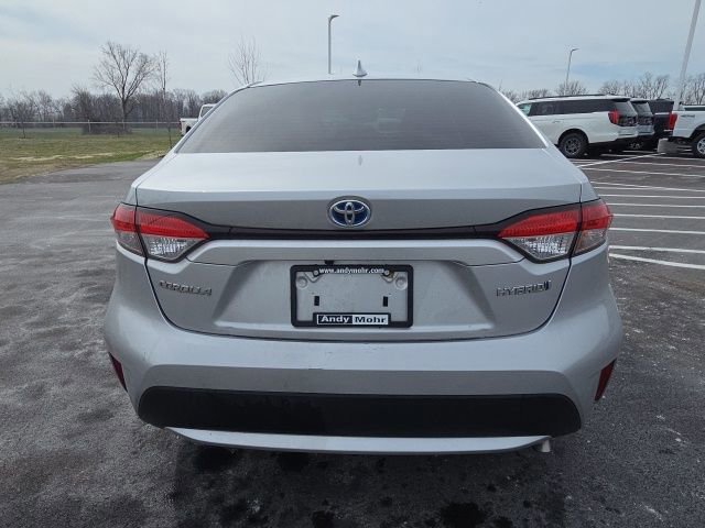 Used 2021 Toyota Corolla LE image 3