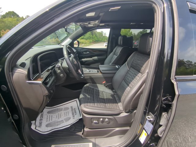 Used 2024 Cadillac Escalade ESV Sport Platinum w/ LPO, ONYX Package AWD/4WD image 14