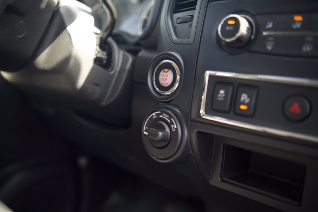 Used 2023 Nissan Titan 4x4 Crew Cab image 24