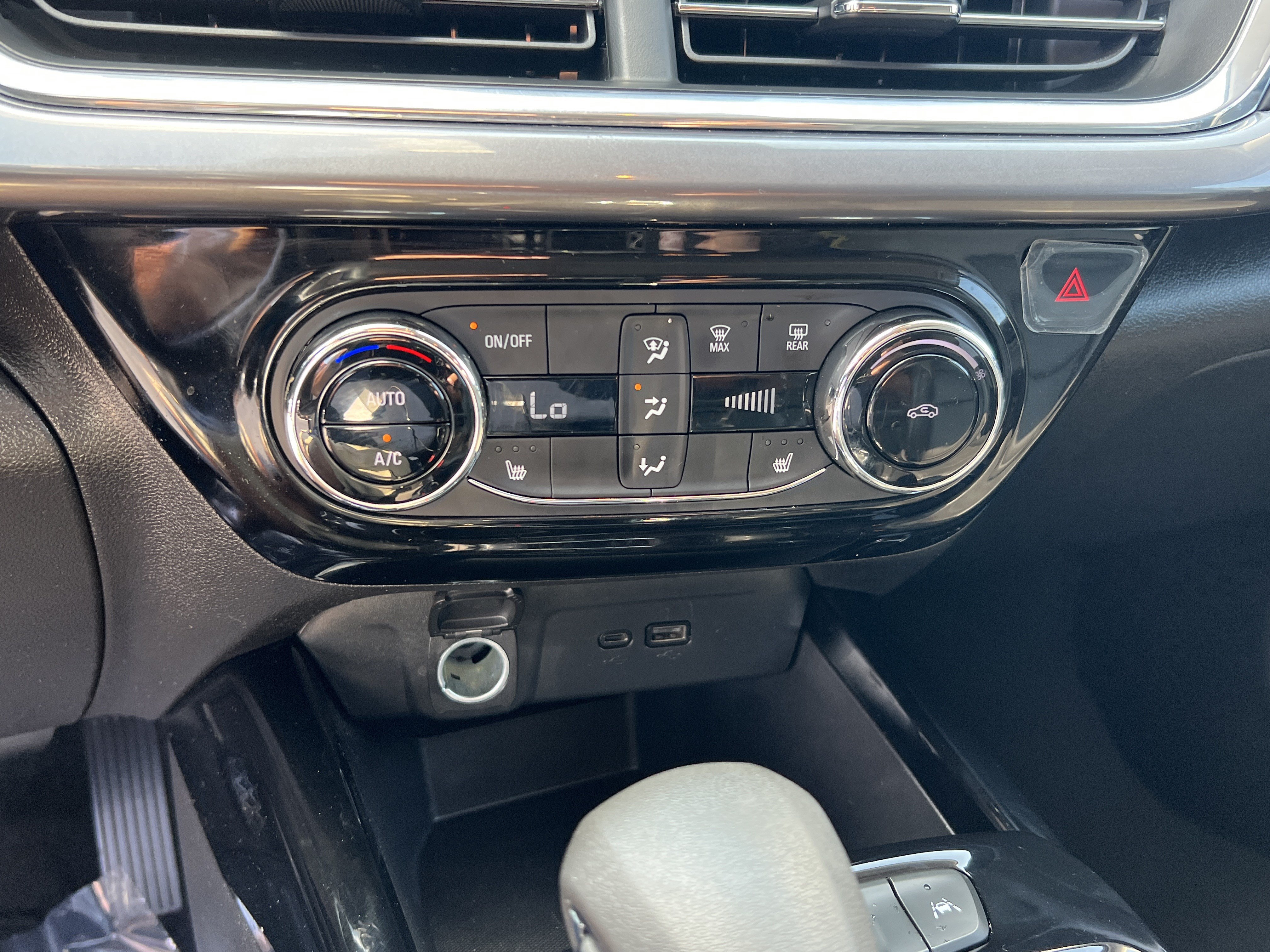 Used 2025 Chevrolet Trax ACTIV w/ Driver Confidence Package FWD image 26