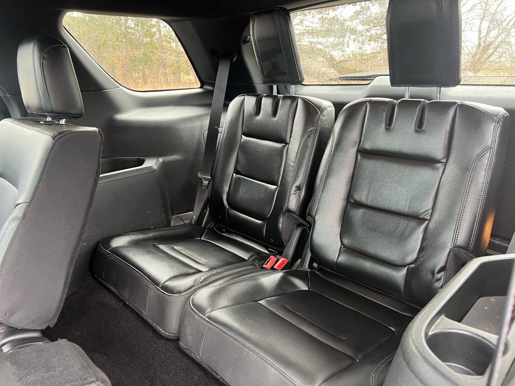 Certified 2018 Ford Explorer XLT w/ Equipment Group 202A image 19