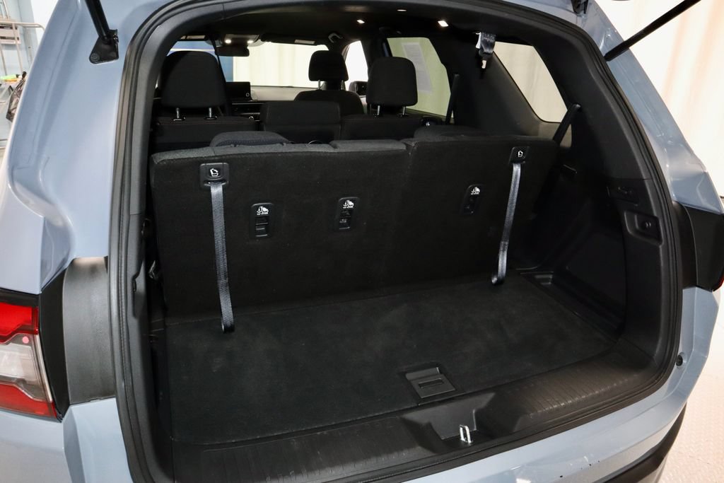 Used 2025 Honda Pilot Sport image 13