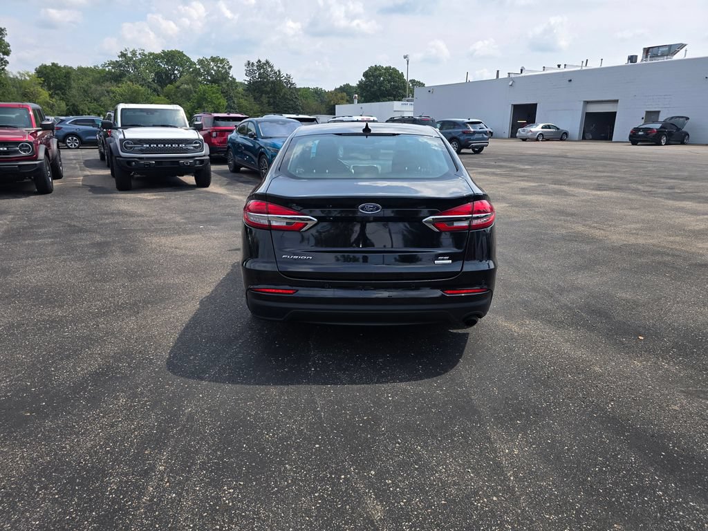 Certified 2020 Ford Fusion SE FWD image 4