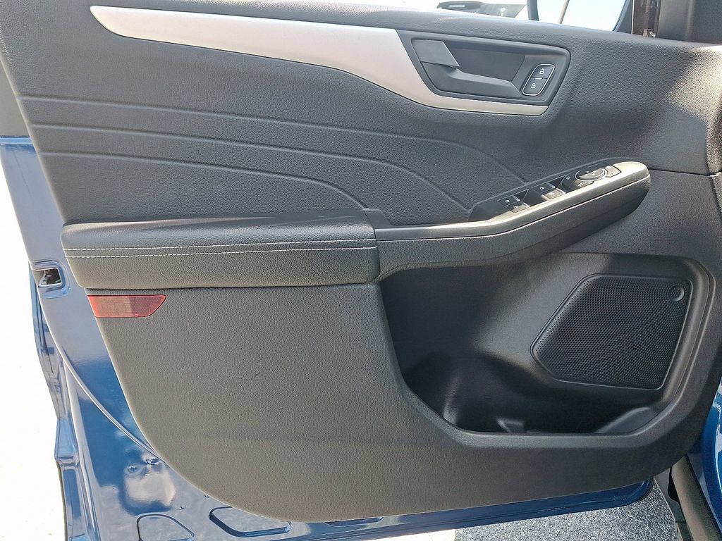Certified 2022 Ford Escape SE w/ SE Sport Appearance Package AWD/4WD image 12