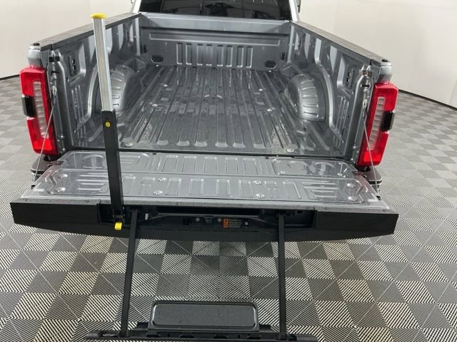 Certified 2025 Ford F350 Lariat w/ FX4 Off-Road Package AWD/4WD image 8