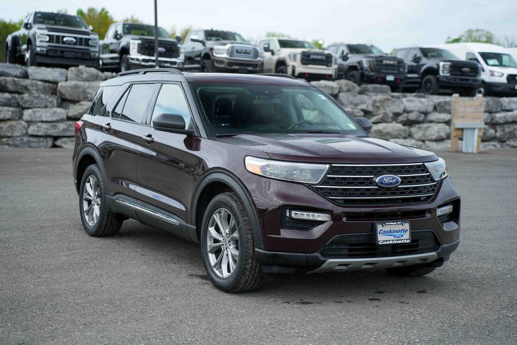 Certified 2022 Ford Explorer XLT w/ Equipment Group 202A AWD/4WD image 3