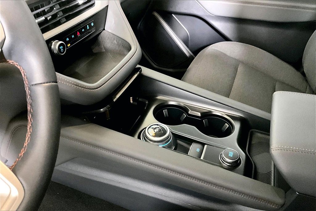 Certified 2025 Ford Explorer Active image 13