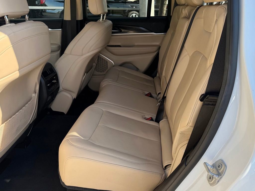 Used 2022 Jeep Grand Cherokee Limited image 30