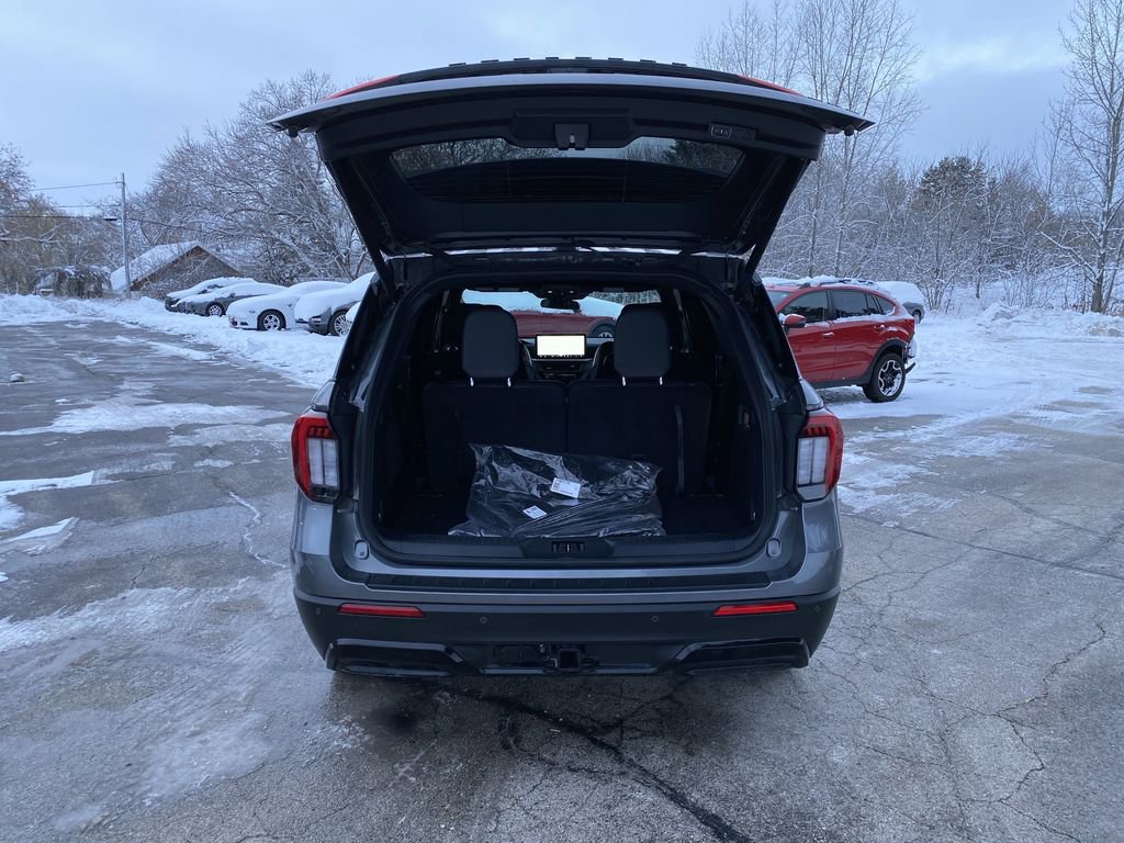 Certified 2025 Ford Explorer ST-Line image 18