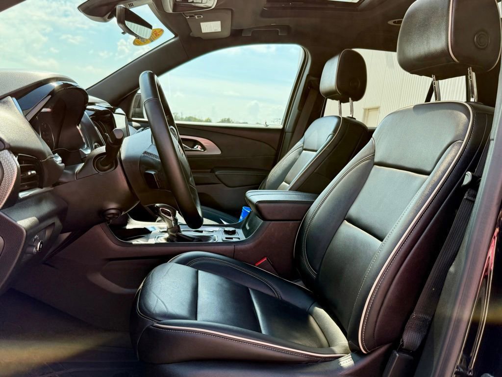 Used 2023 Chevrolet Traverse Premier image 10