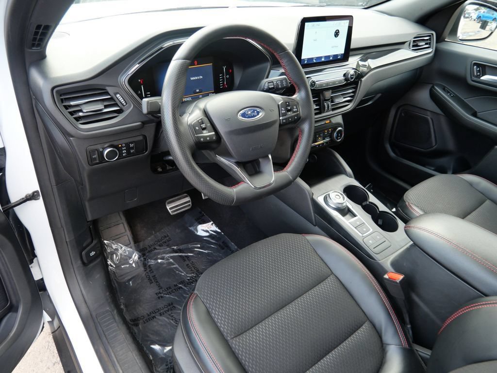 Certified 2023 Ford Escape ST-Line AWD/4WD image 3