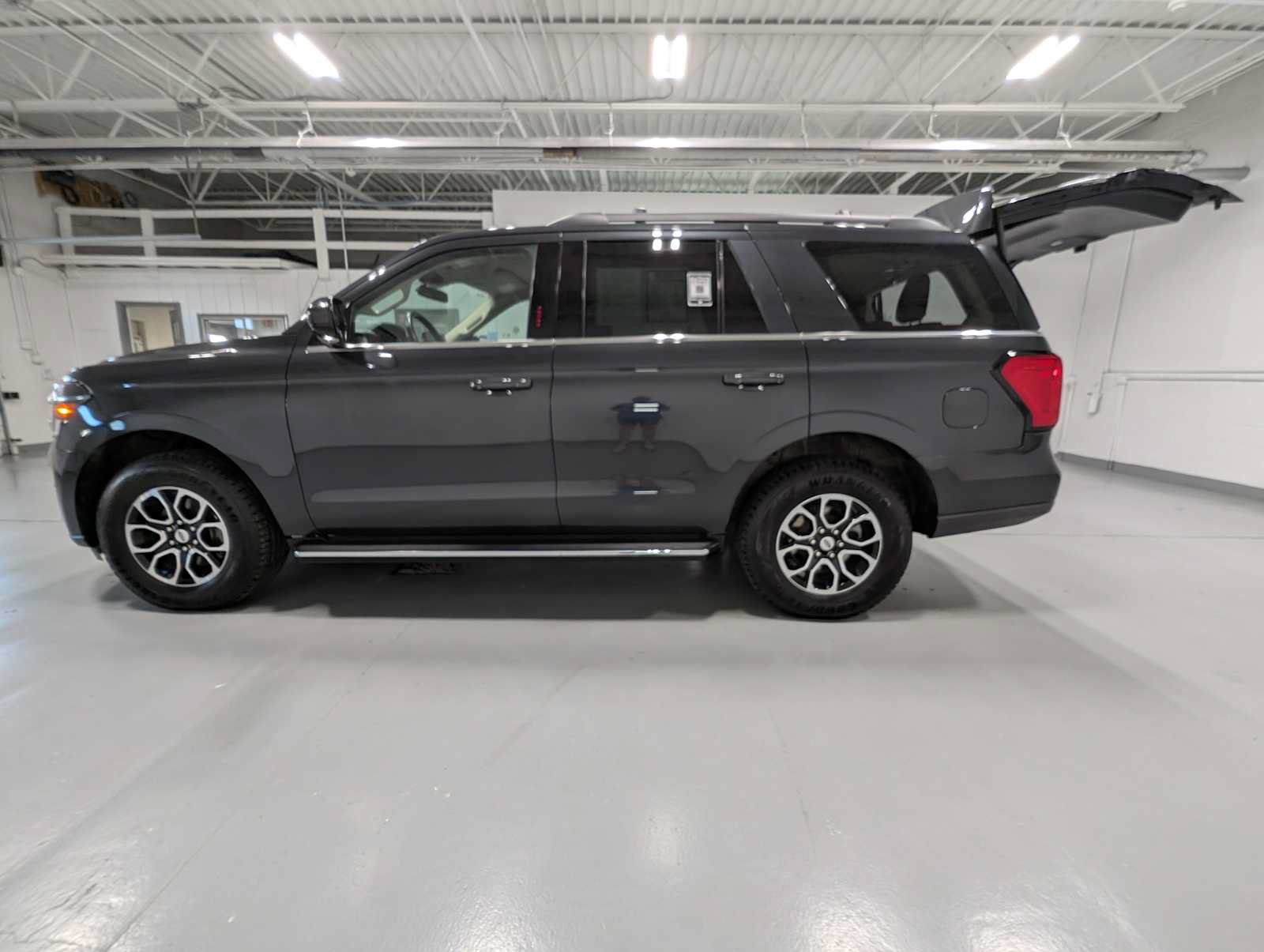 Certified 2023 Ford Expedition XLT AWD/4WD image 12