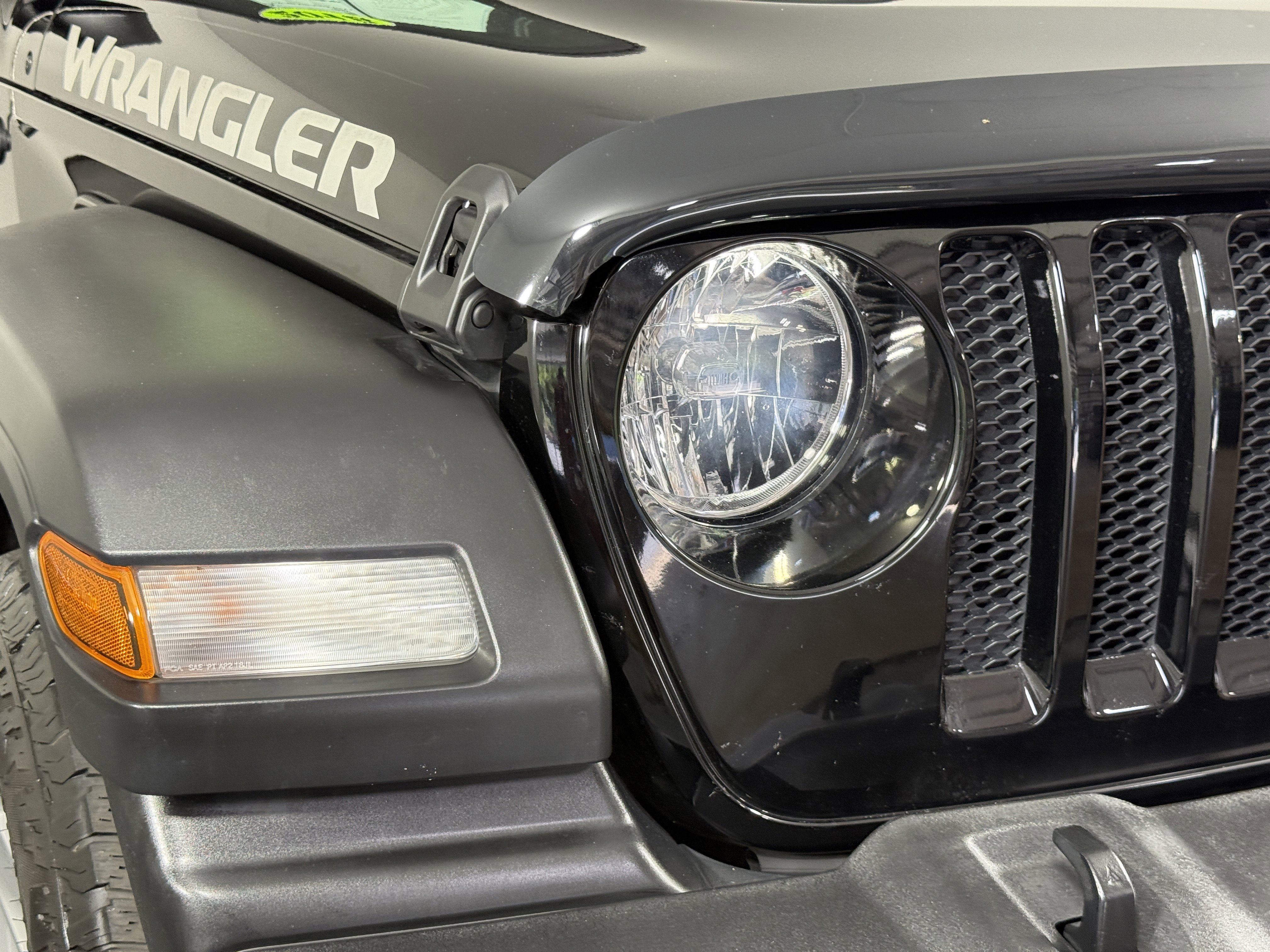 Used 2018 Jeep Wrangler Sport AWD/4WD image 7