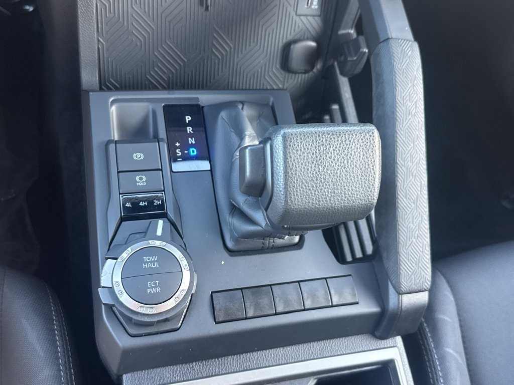 Used 2025 Toyota Tacoma SR5 AWD/4WD image 24