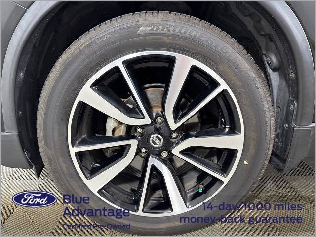 Used 2018 Nissan Rogue SL w/ Premium Package FWD image 14