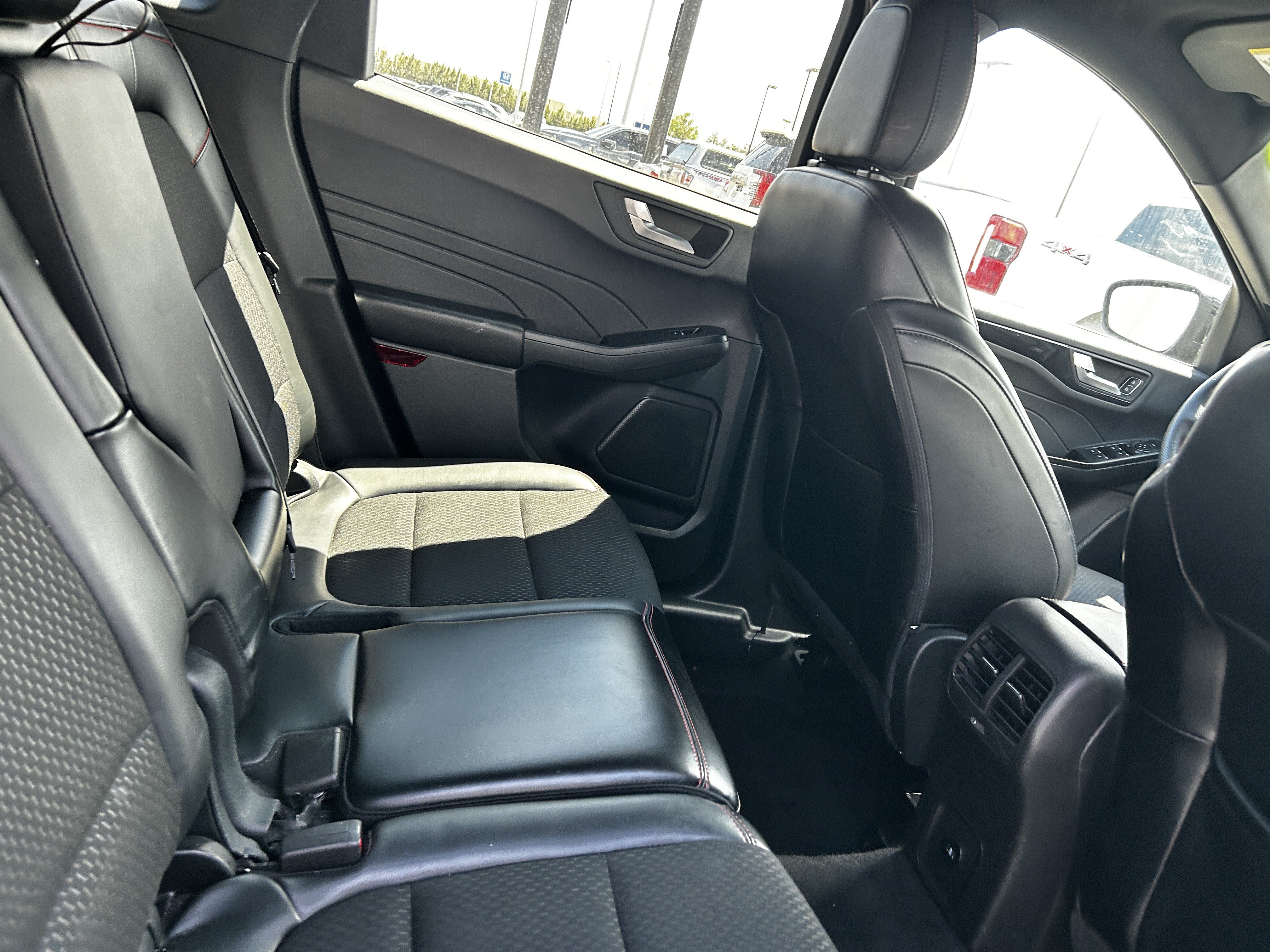 Certified 2025 Ford Escape ST-Line Select AWD/4WD image 12