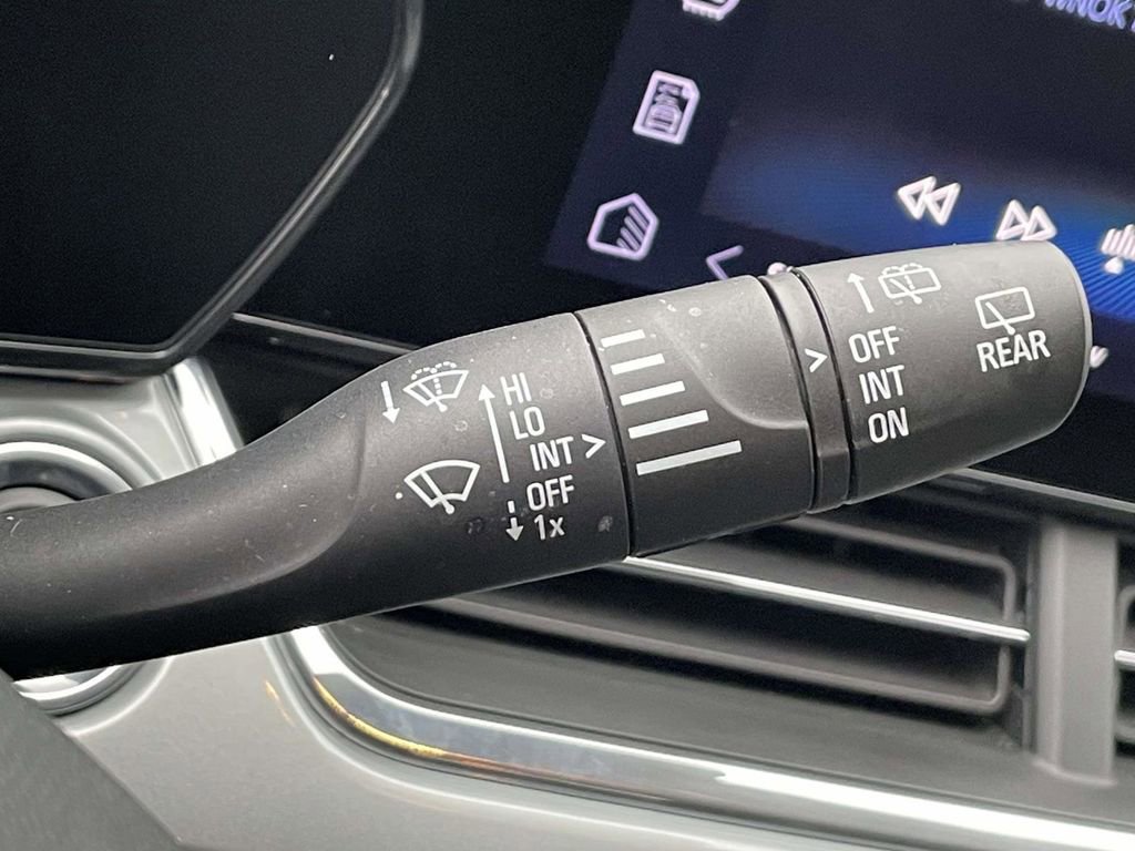 Used 2025 Chevrolet Trax LT image 22