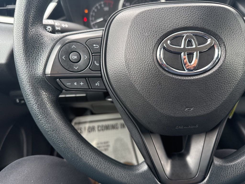 Used 2022 Toyota Corolla LE image 32