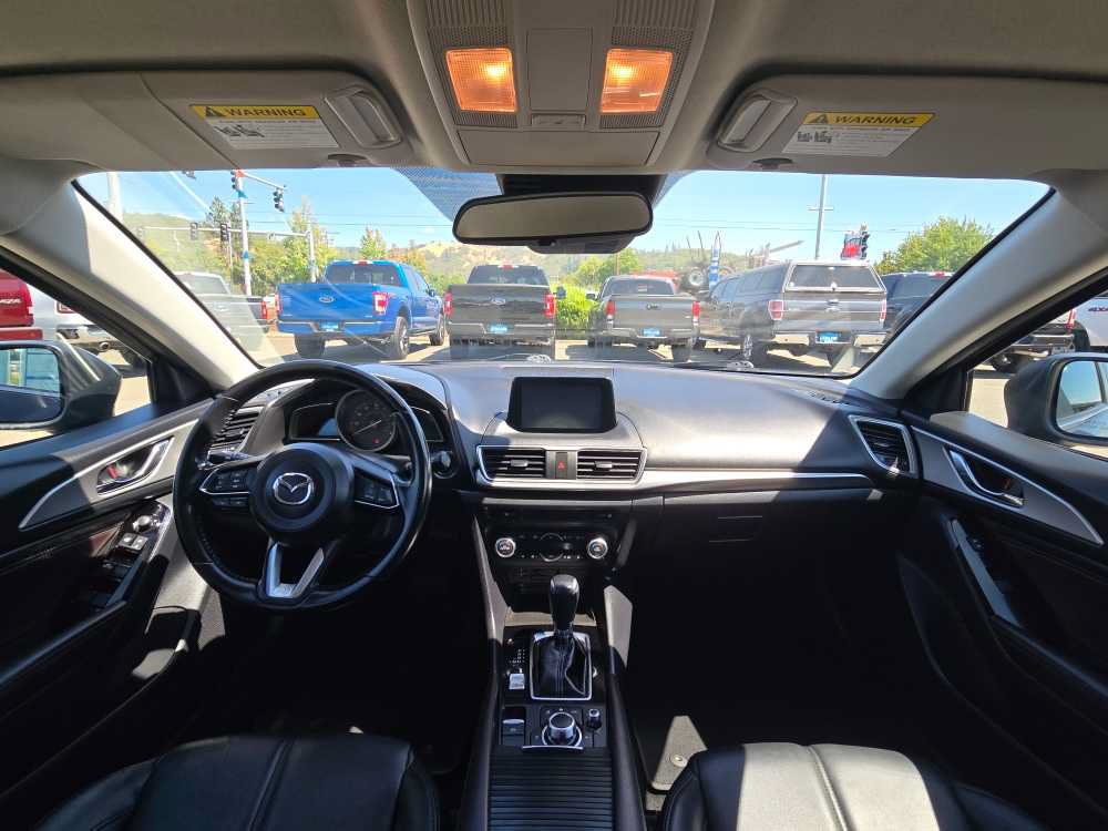 Used 2018 MAZDA MAZDA3 Touring FWD image 15