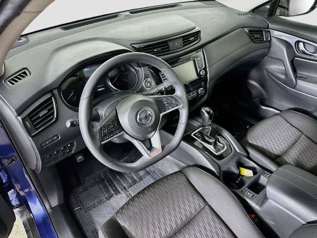 Used 2019 Nissan Rogue SV FWD image 2
