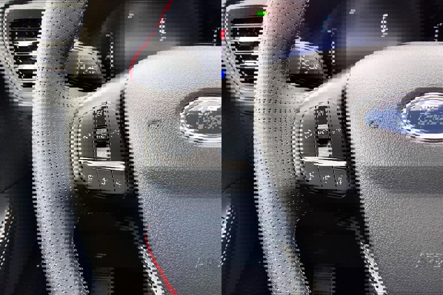 Certified 2025 Ford Escape ST-Line Elite image 23