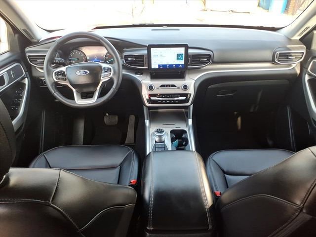 Certified 2023 Ford Explorer XLT w/ Equipment Group 202A image 14