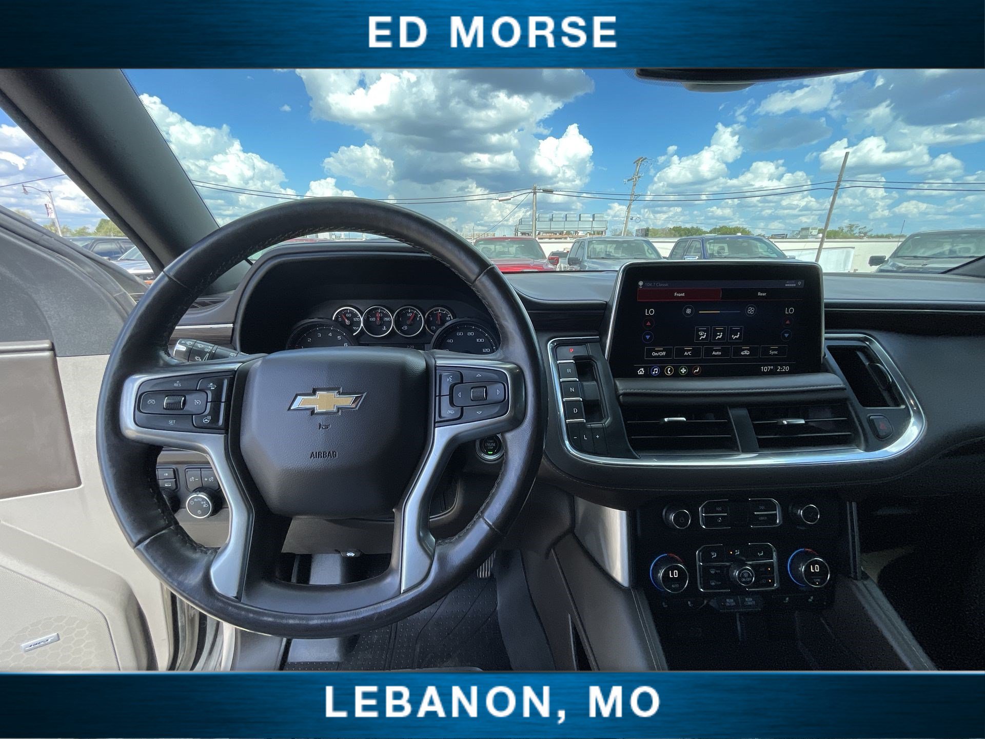 Used 2021 Chevrolet Suburban LT w/ LT Signature Plus Package AWD/4WD image 11