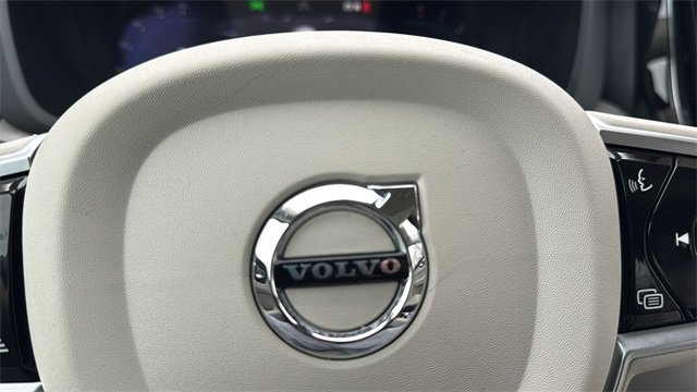 Used 2023 Volvo XC60 B5 Plus w/ Climate Package image 20