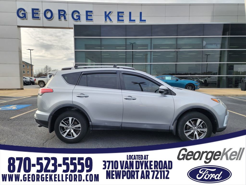 Used 2018 Toyota RAV4 XLE image 1