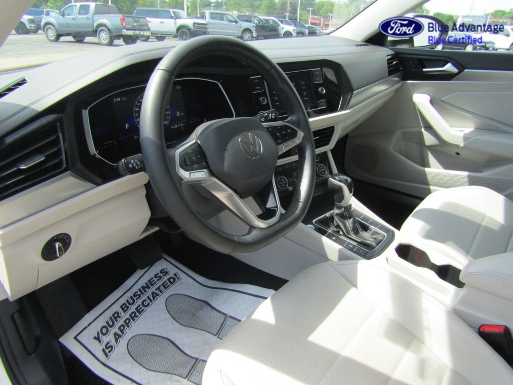 Used 2022 Volkswagen Jetta SE FWD image 14