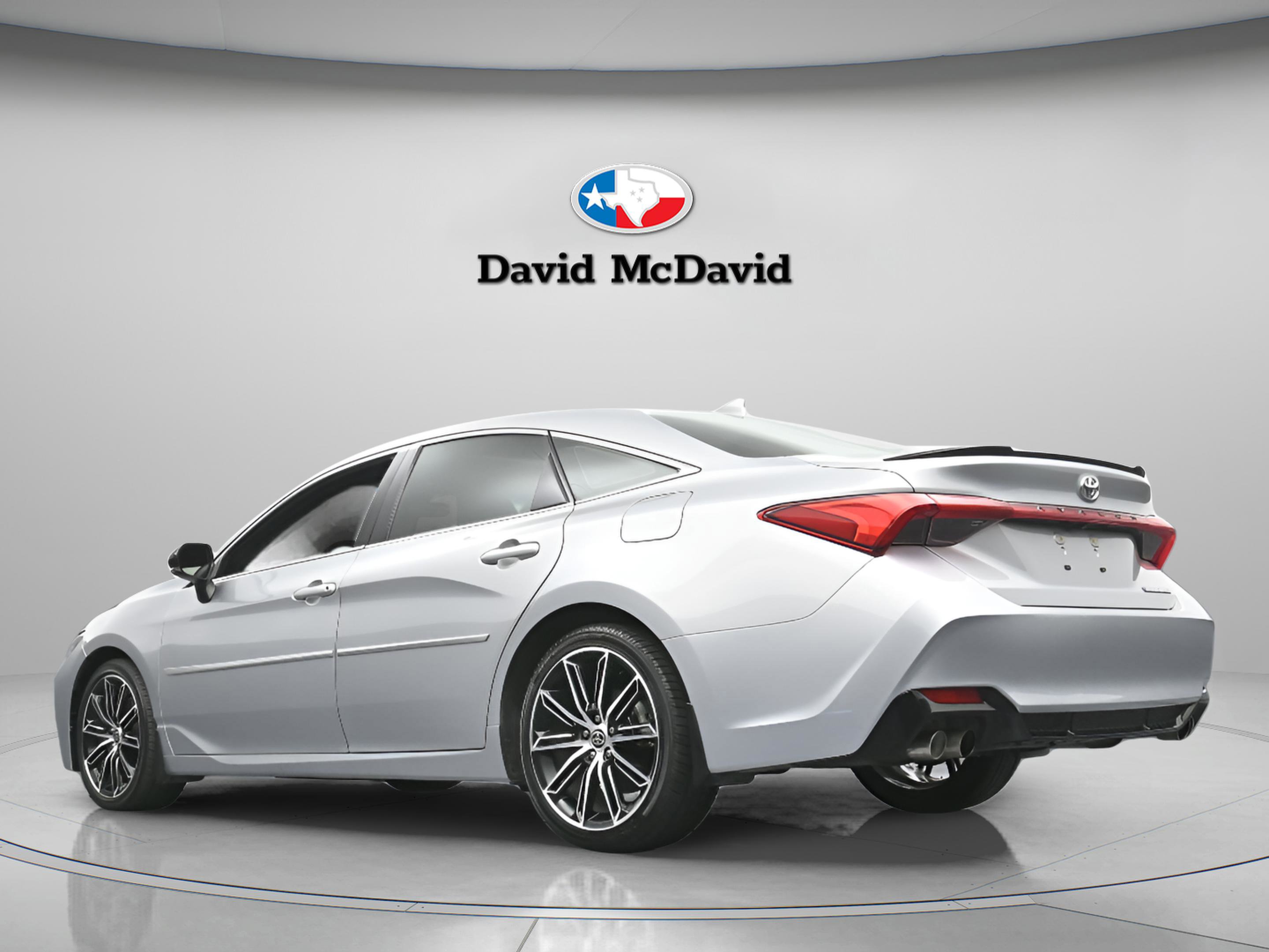 Used 2022 Toyota Avalon Touring image 9