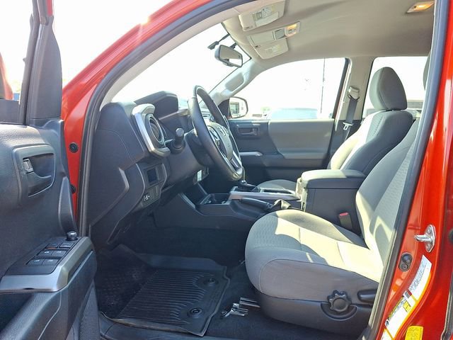 Used 2017 Toyota Tacoma SR5 w/ Tow Package AWD/4WD image 13