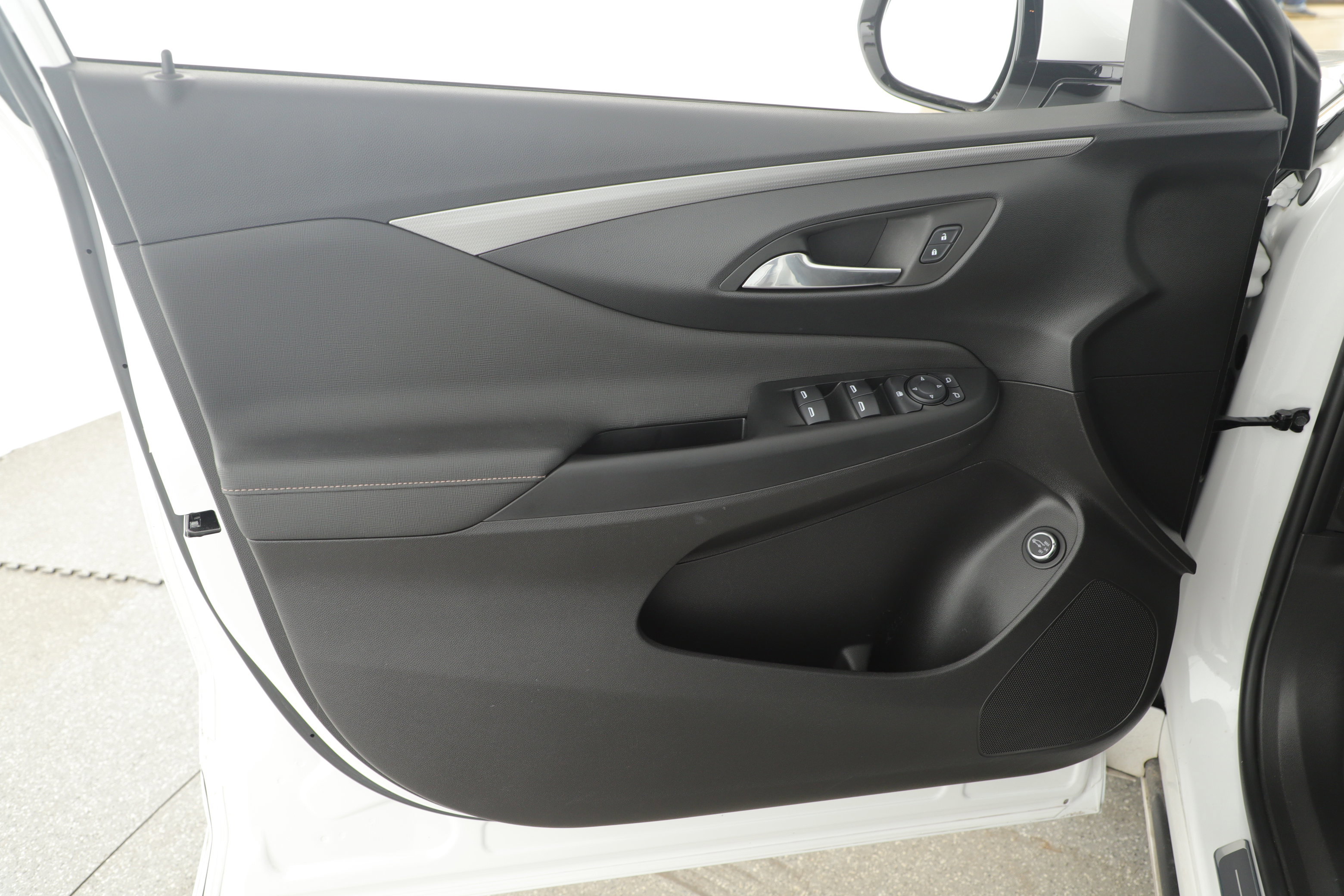 Used 2025 Buick Envista Avenir FWD image 7