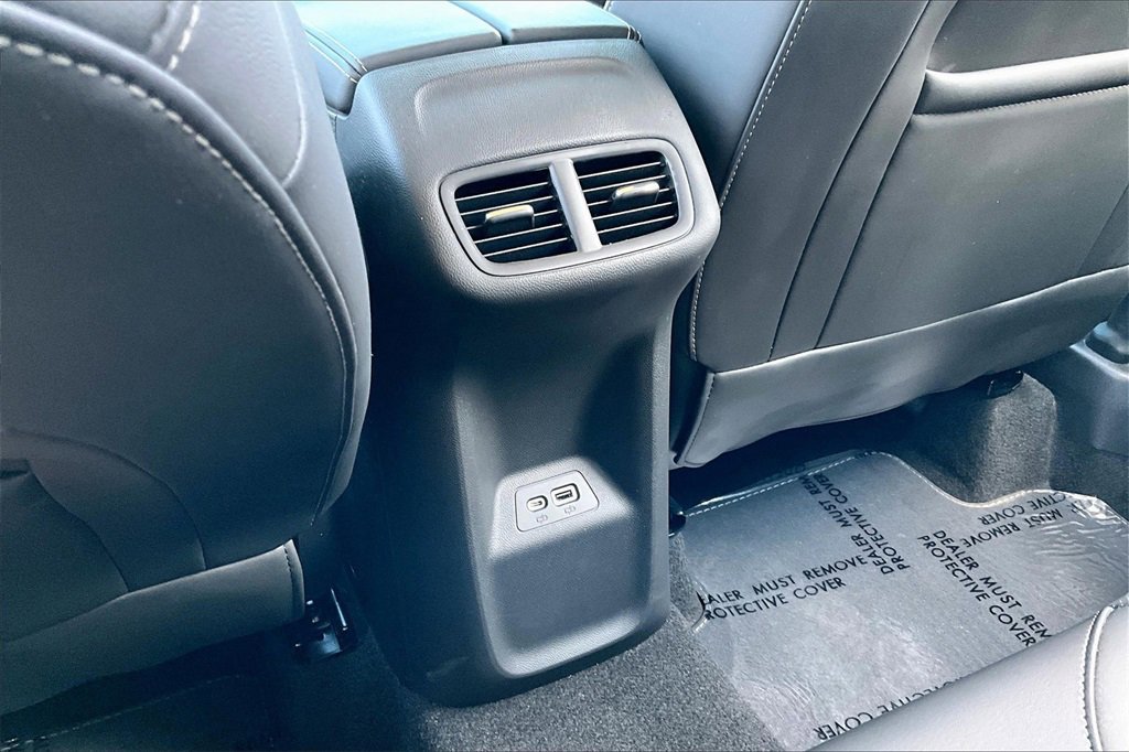 Used 2023 Buick Envision Essence image 33