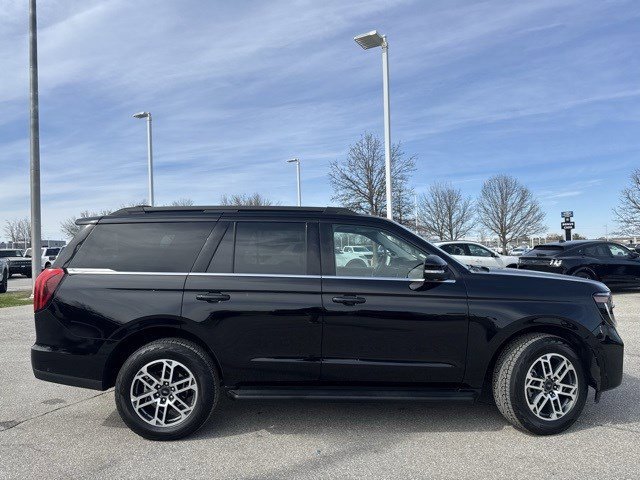 Certified 2025 Ford Expedition Active image 6