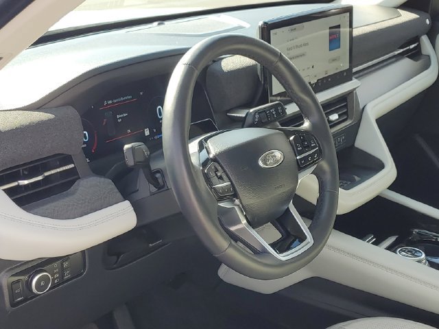 Certified 2025 Ford Explorer Platinum w/ Ultimate Package AWD/4WD image 12