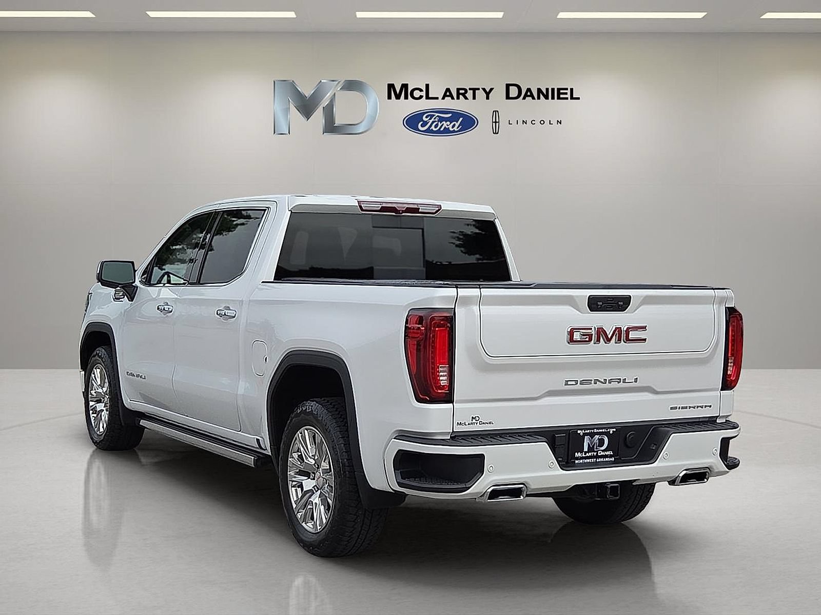 Used 2023 GMC Sierra 1500 Denali AWD/4WD image 4