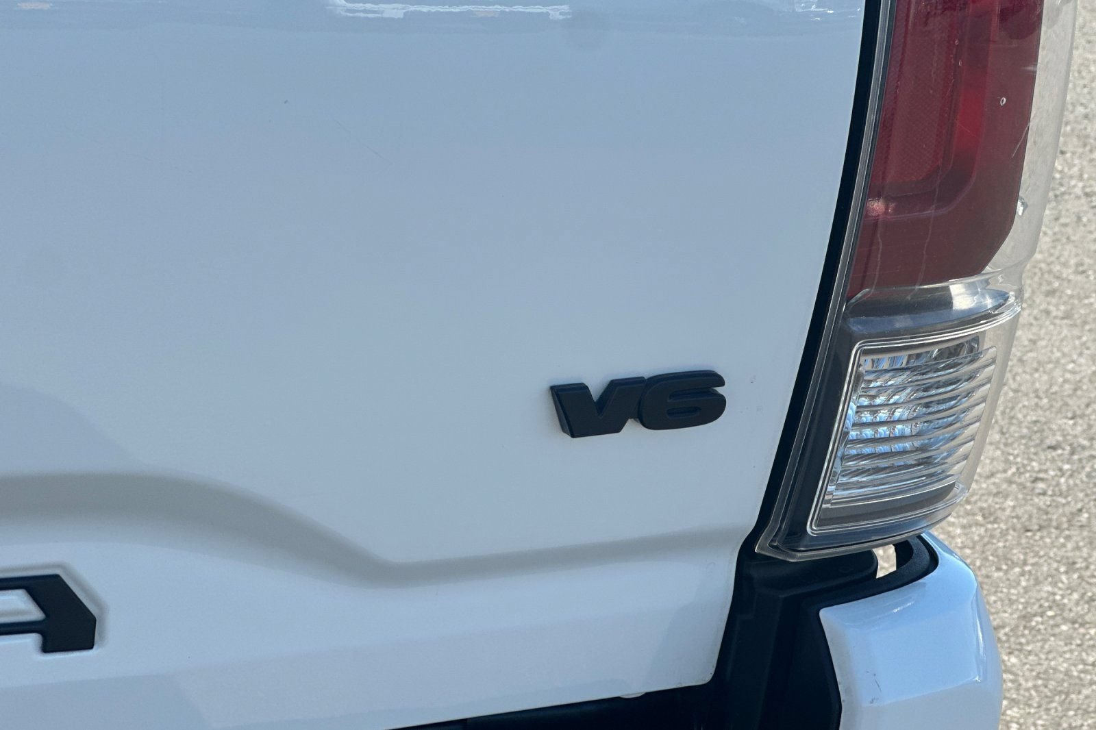 Used 2021 Toyota Tacoma TRD Off-Road w/ TRD Premium Off Road Package AWD/4WD image 31