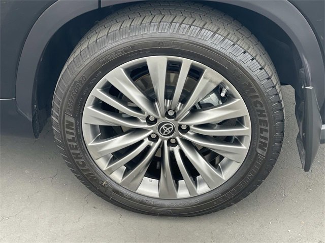 Used 2022 Toyota Highlander Platinum image 38